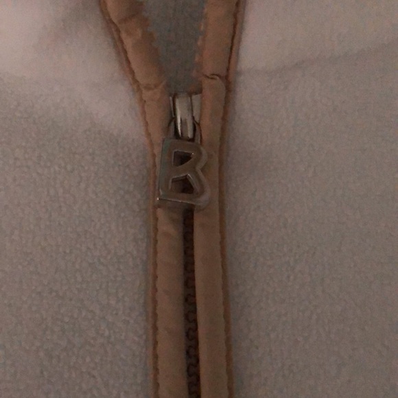 Bogner full zip sweater/fleece skiwear. Two zippered pockets - Picture 7 of 8